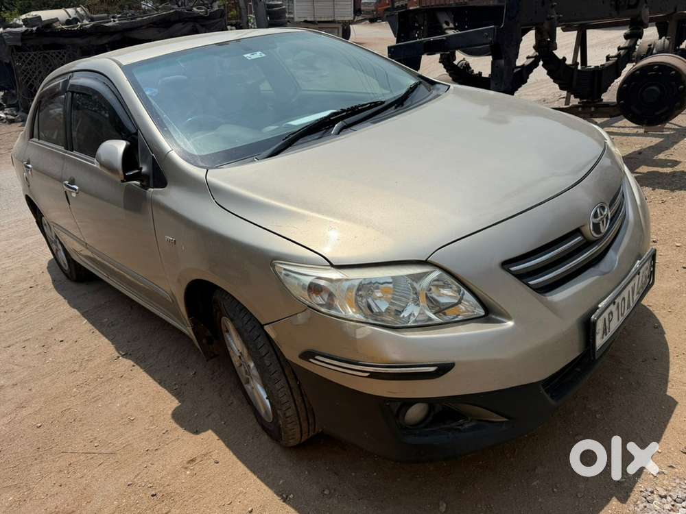 Toyota Corolla Altis 2010 Petrol Well Maintained