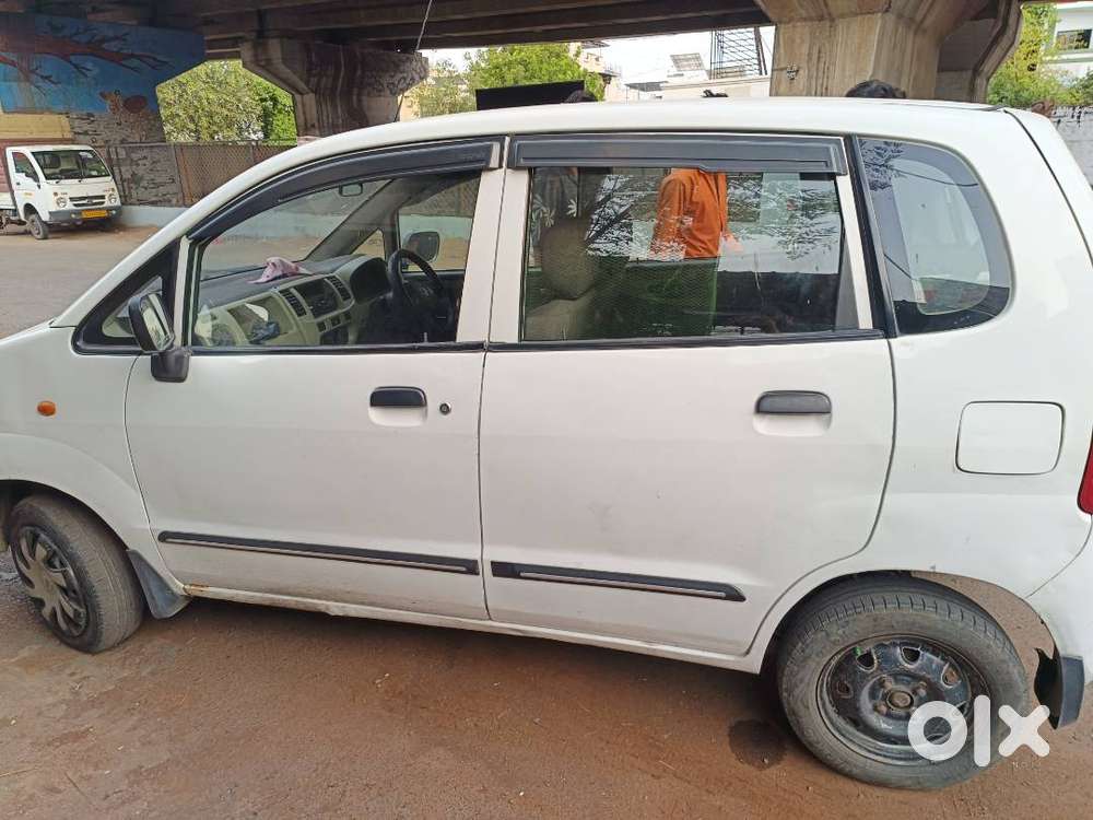 Estilo Low Budget Car