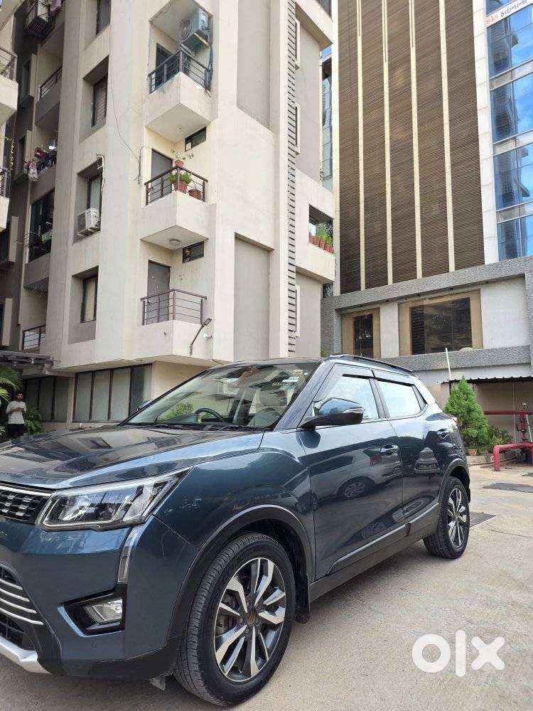 Mahindra Xuv300 1.2 W8 (o) Amt Petrol, 2021, Petrol