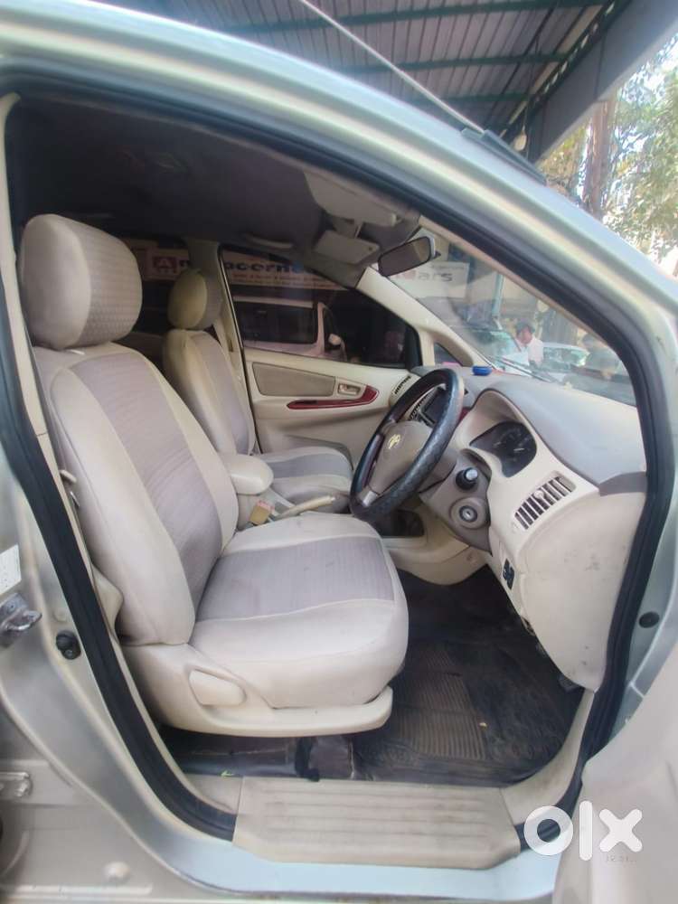 Toyota Innova 2.5 Gx 7 Str Bs-iii, 2006, Diesel