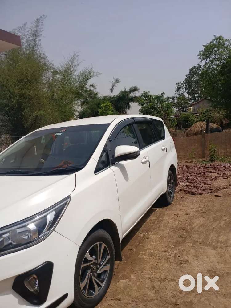 Toyota Innova Crysta 2022 Diesel 135000 Km Driven