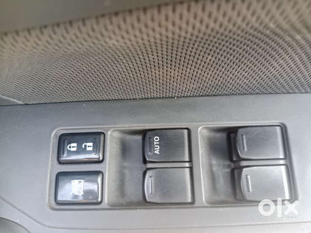 Maruti Suzuki Vitara Brezza Zdi+ Dual Tone Mt, 2016, Diesel