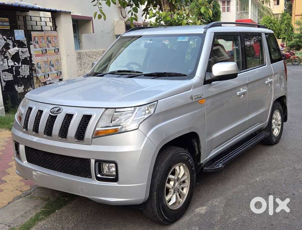 Mahindra Tuv 300 Mhawk100 T8, 2016, Petrol