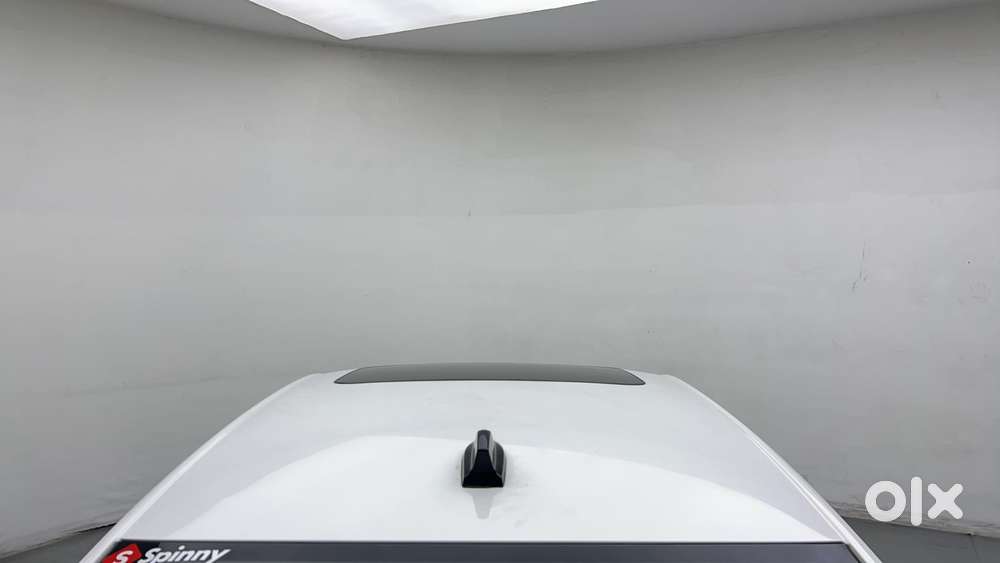 Skoda Slavia Style 1.0l Tsi Mt, 2022, Petrol