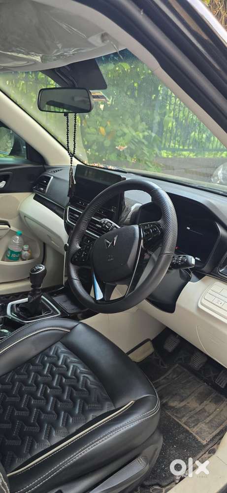 Mahindra Xuv 3xo Ax5 Pm Mt, 2024, Petrol
