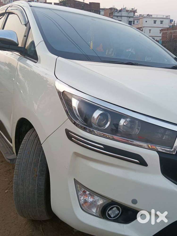 Toyota Innova Crysta 2.4 G Plus Mt 8 Str, 2020
