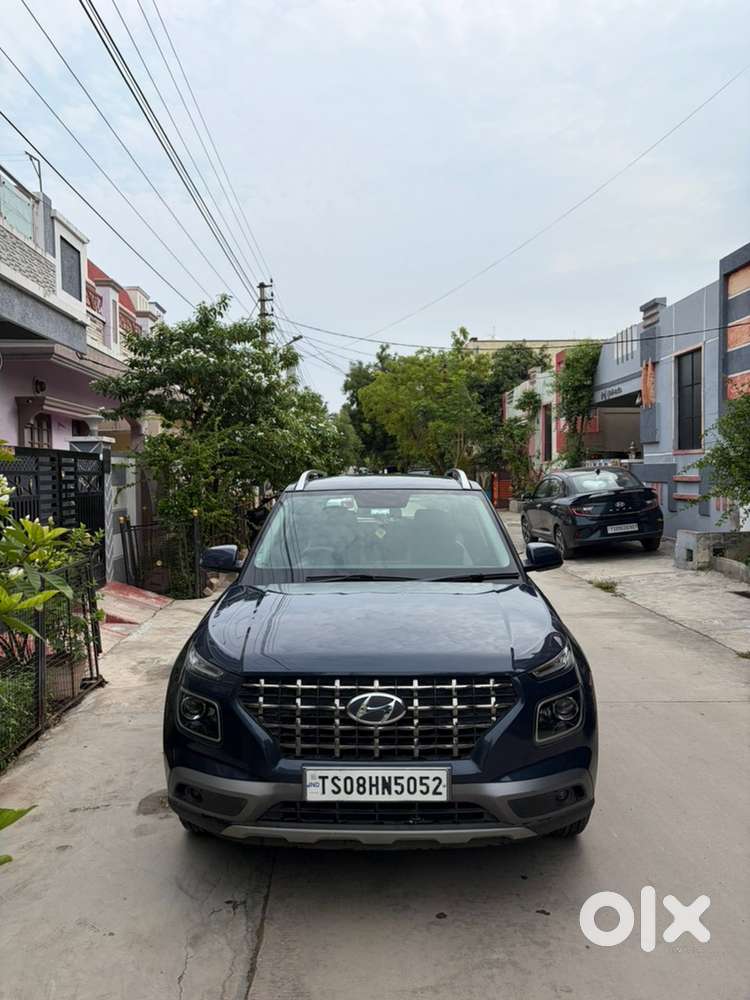 Hyundai Venue Petrol Manual 2021