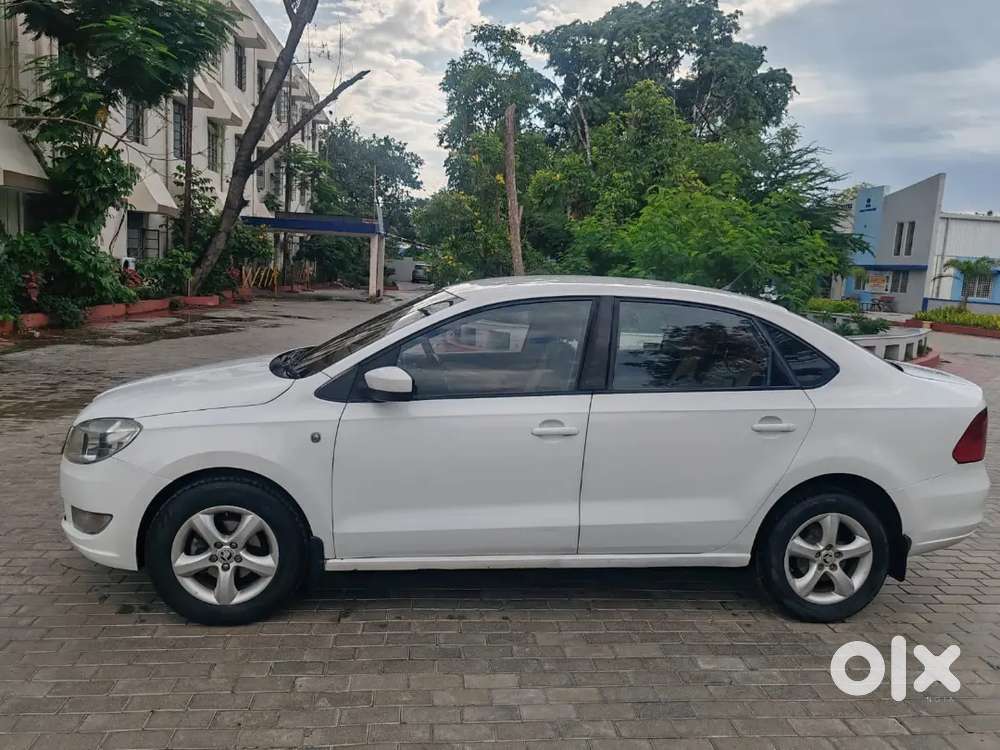 Skoda Rapid Elegance 2012