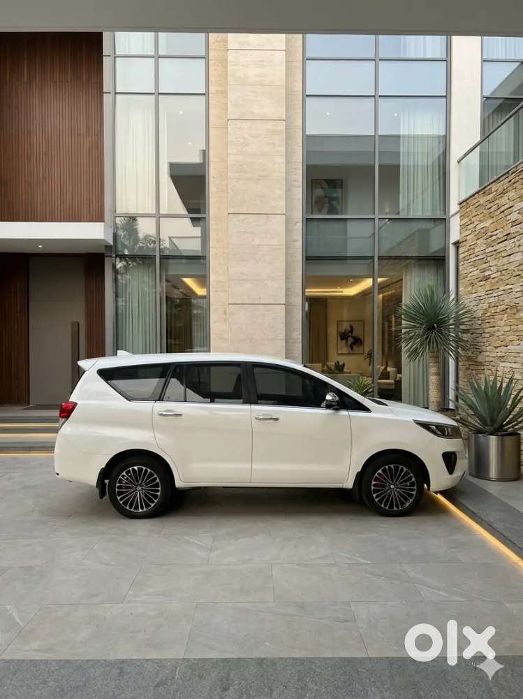 Toyota Innova Crysta 2017 Diesel 72854 Km Driven