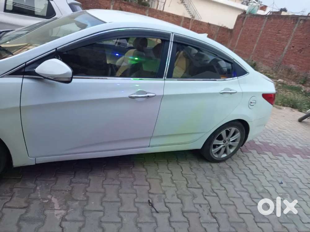 Hyundai Verna 2012 Diesel U Ji