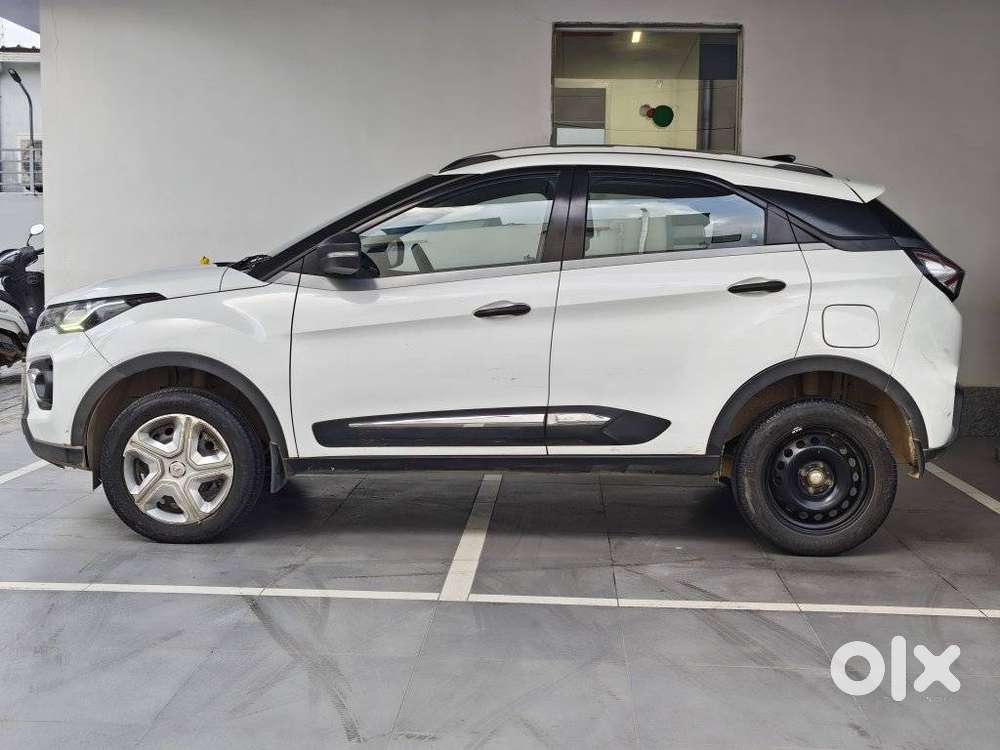 Tata Nexon 1.2 Revotron Xt, 2021, Petrol