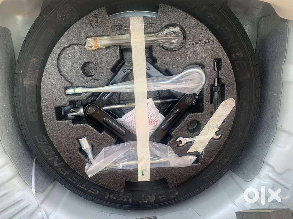 Urgent Sale Mahindra Xuv 3xo Ax5l Pg Mt - 2024 Model Low Km Driven