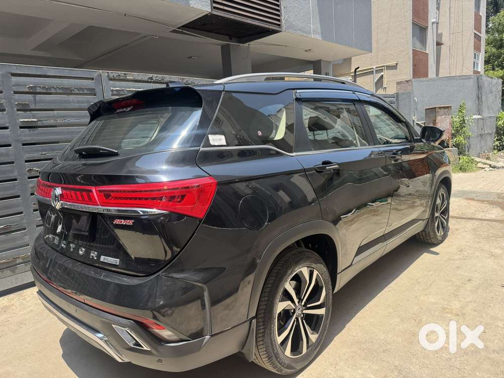 Mg Hector Plus Savvy Pro 1.5 Turbo Petrol Cvt 6 Str Dual Tone, 2025,..