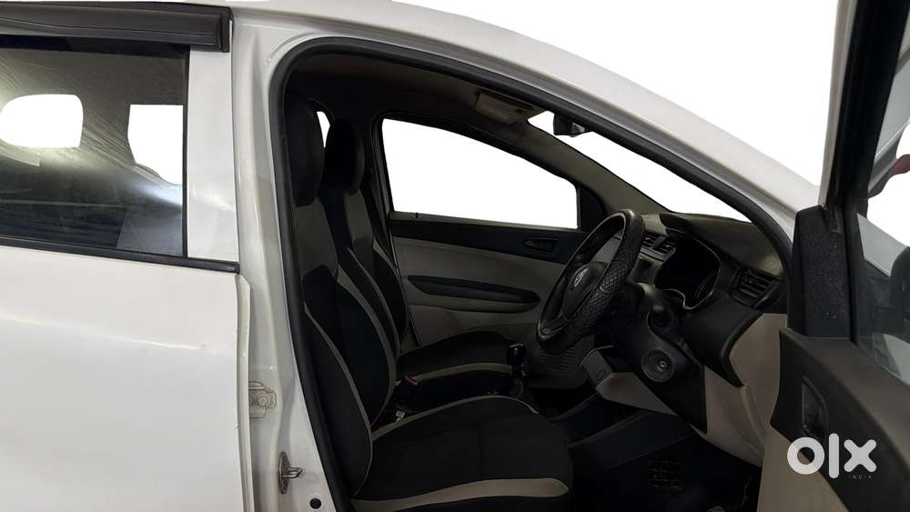Renault Triber 1.0 Rxe, 2022, Petrol