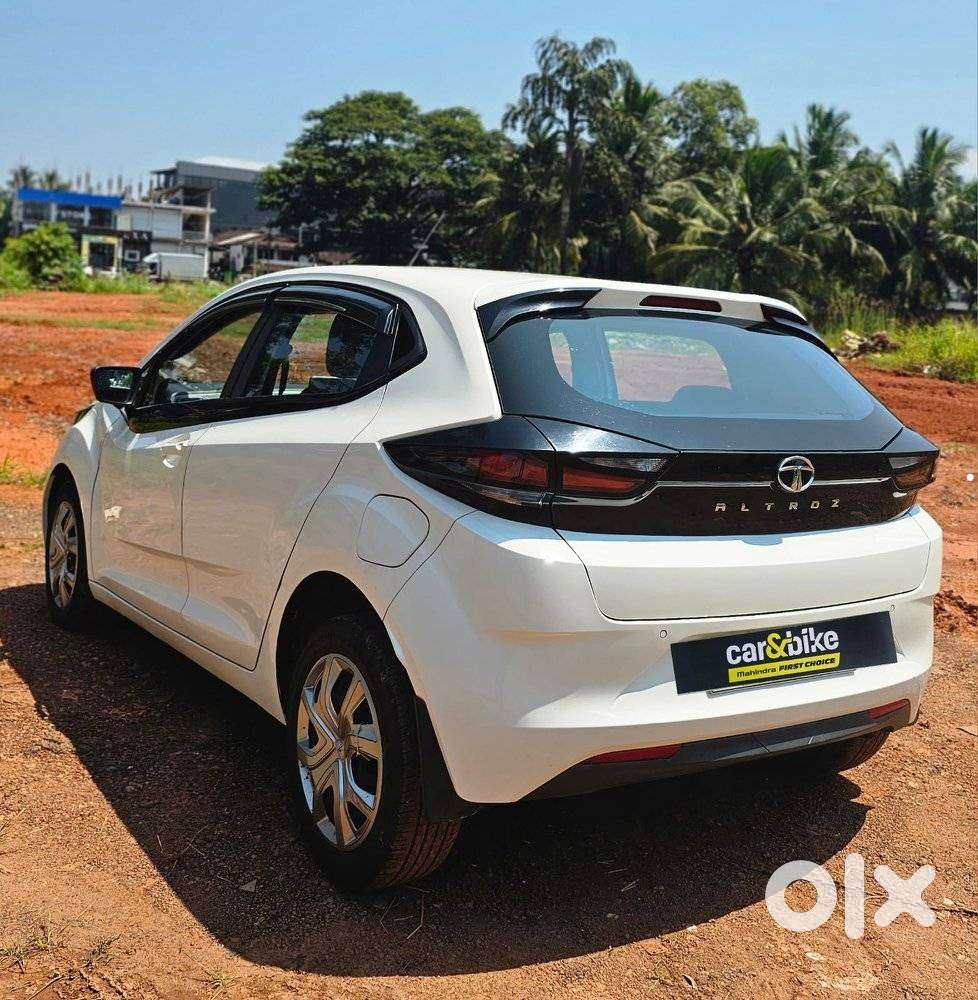 Tata Altroz 1.2 Xm Plus, 2022, Petrol