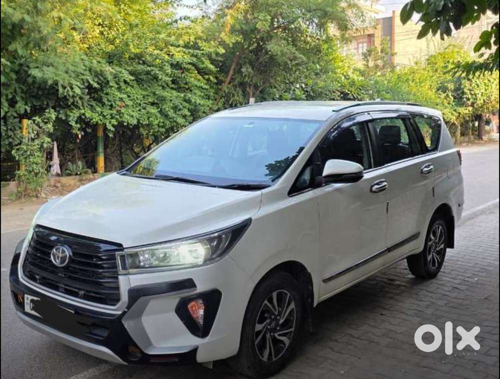 Toyota Innova Crysta 2.4 G Mt 7 Str, 2022, Diesel