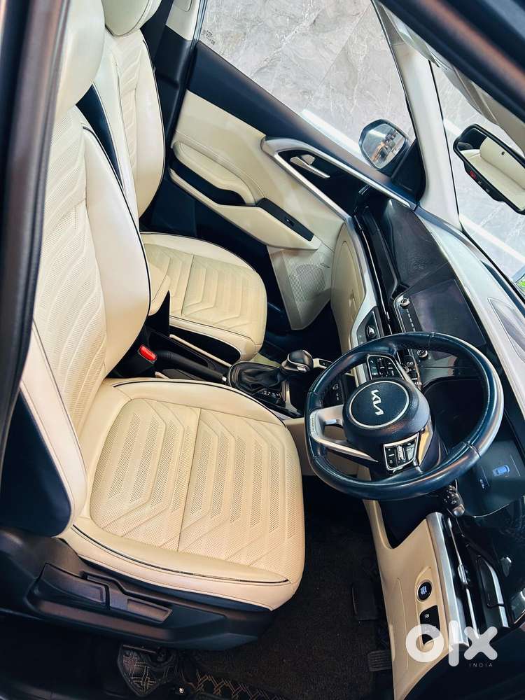 Kia Carens Luxury (o)1.5 Diesel At 7 Str, 2022, Diesel