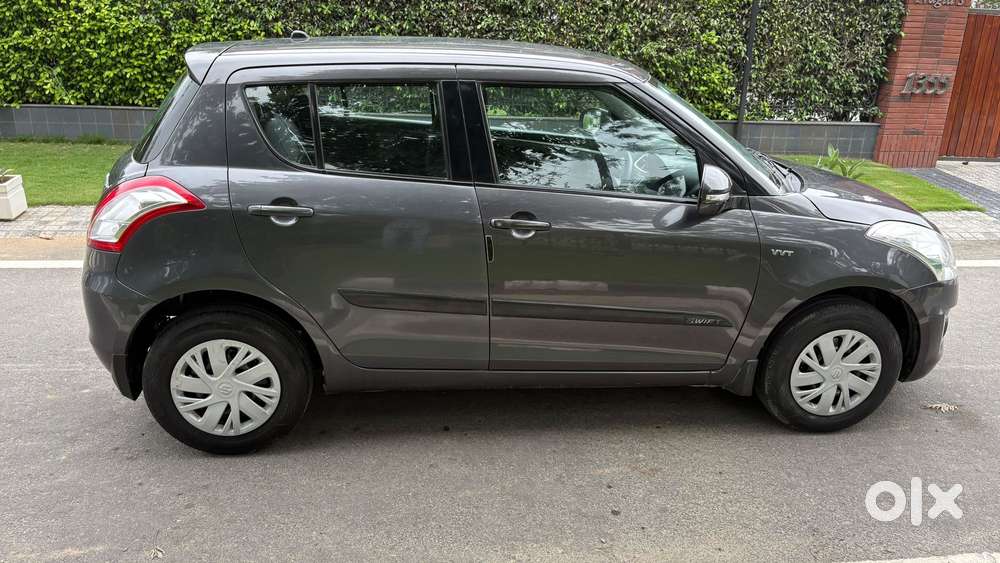 Maruti Suzuki Swift Vxi Abs Bsiv, 2017, Petrol