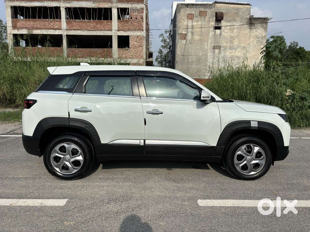 Maruti Suzuki Brezza 1.5 Lxi Smart Hybrid, 2024, Petrol