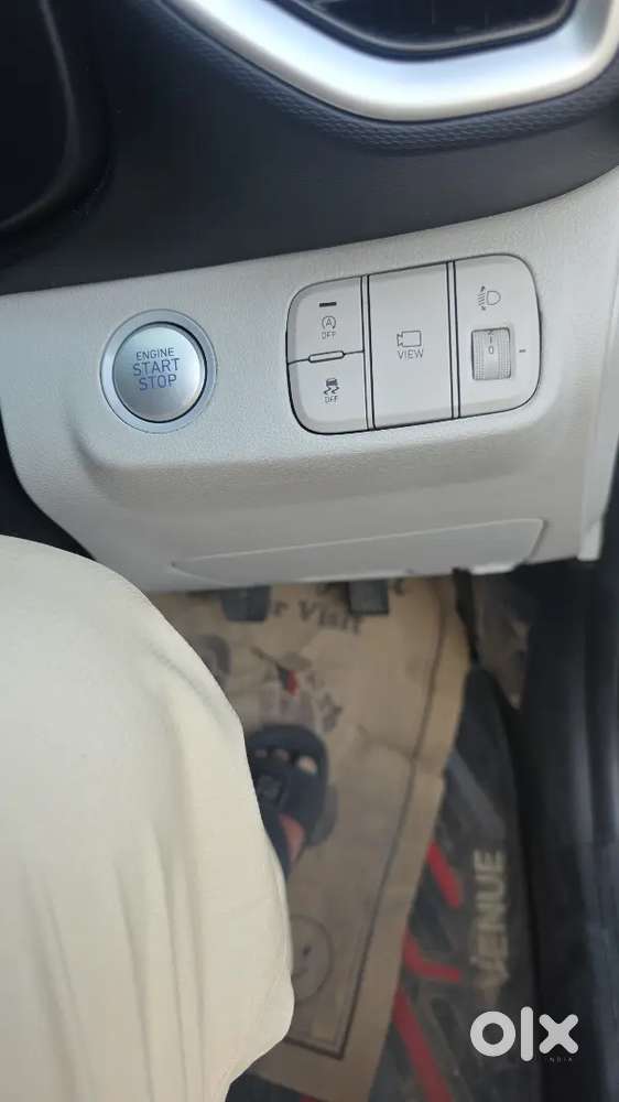 Hyundai Venue Petrol 2024 Manual