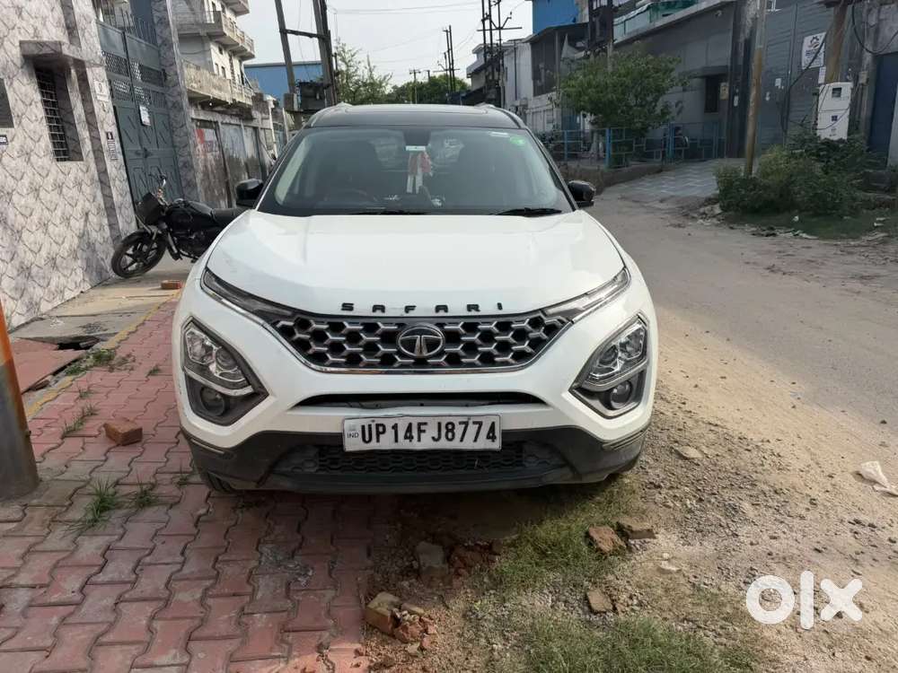 Tata Safari Sunroof Alloy Wheels 2022 December Mid