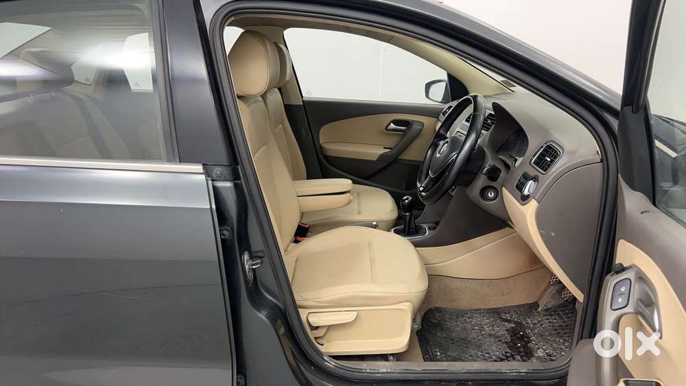 Volkswagen Vento 1.6 Highline, 2016, Petrol