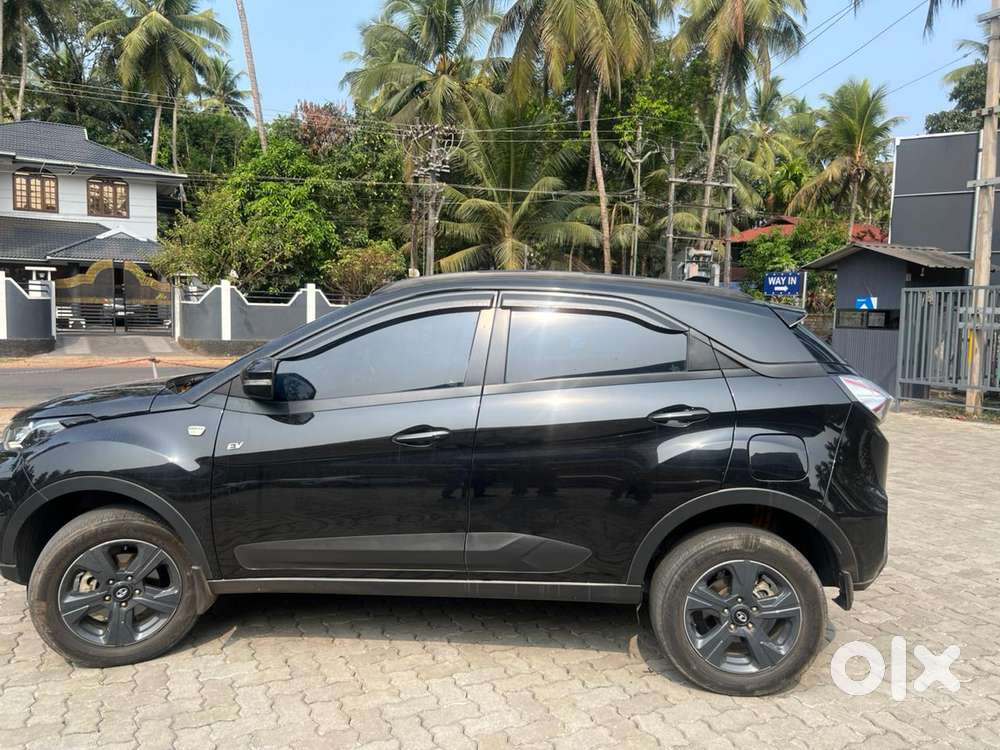 Tata Nexon Ev Max 3.3 Kw Xz Plus Lux Dark Edition, 2023, Electric