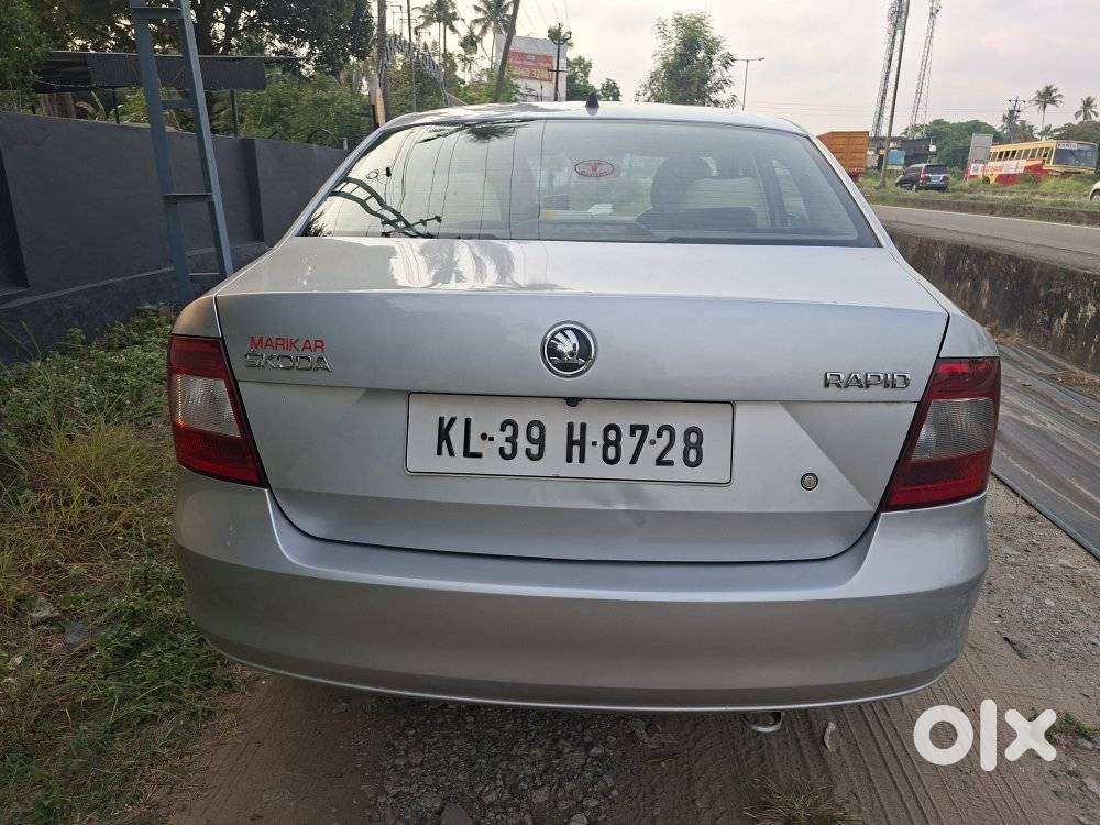 Skoda Rapid Elegance 1.6 Mpfi Mt, 2015, Petrol