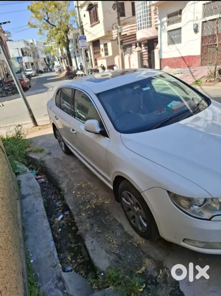 Skoda Superb Car