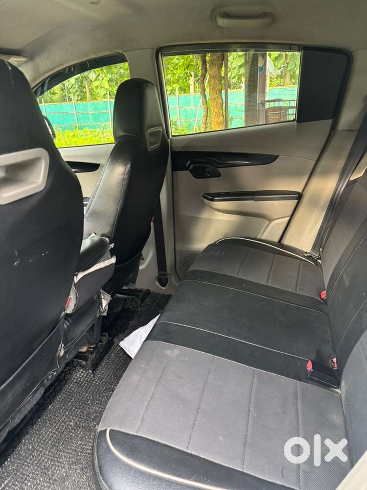 Mahindra Kuv 100 Petrol 2017
