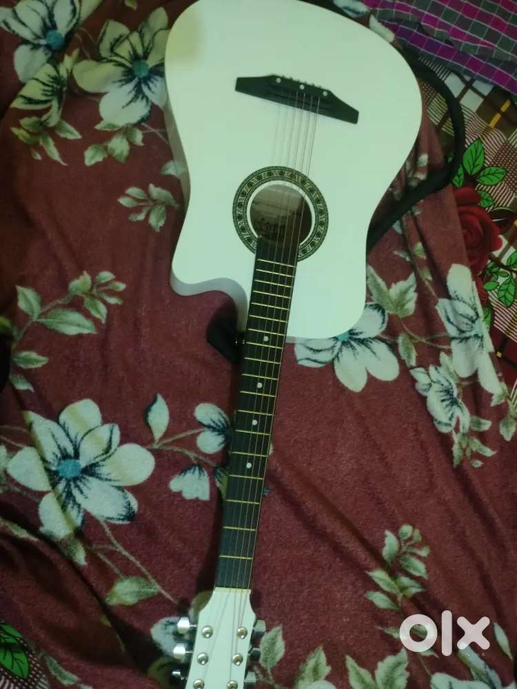 Intern INT-38C White Acoustic Guitar – Like New + Extra Strings & Tune