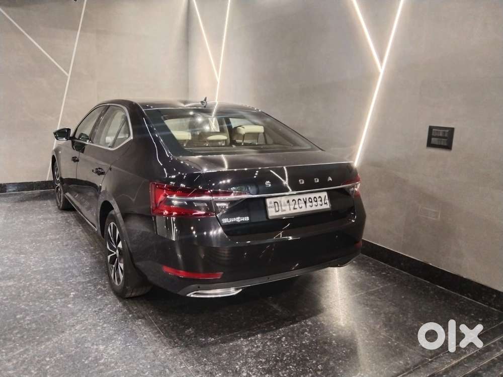 Skoda Superb 2.0 L&k Tsi At, 2023, Petrol
