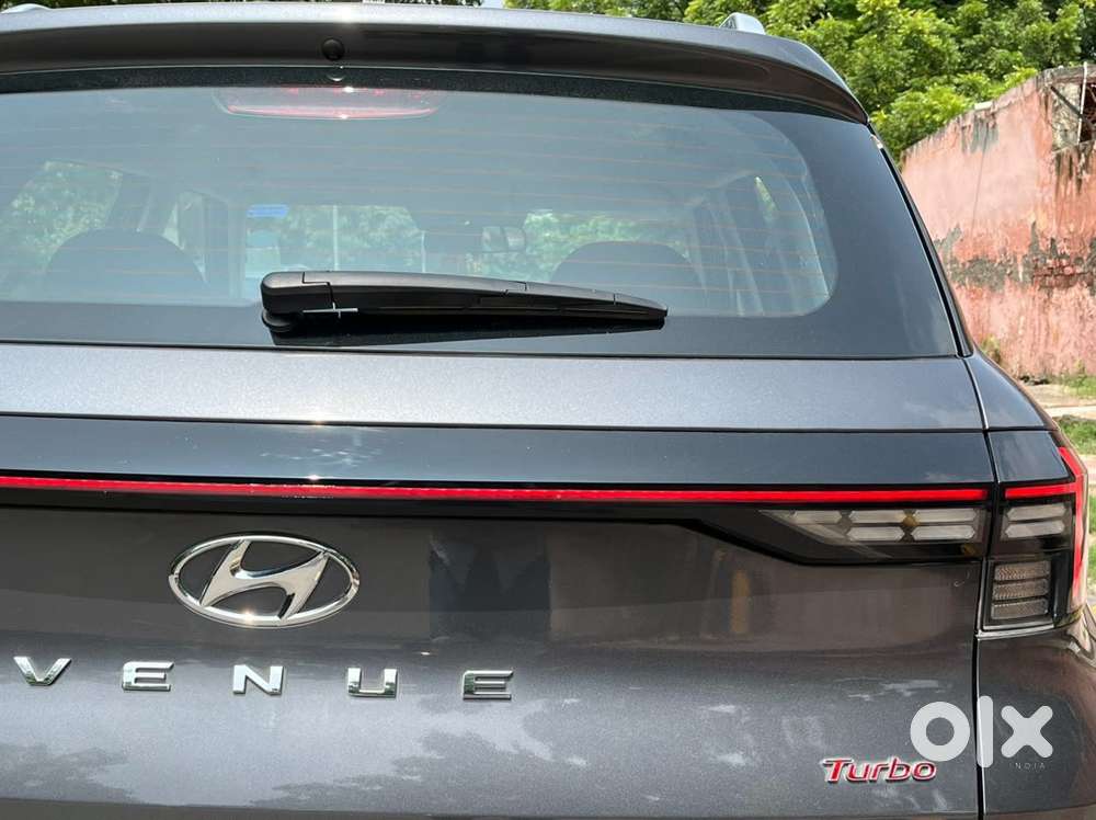 Hyundai Venue 1.0 S (o) Turbo Dct, 2023, Petrol