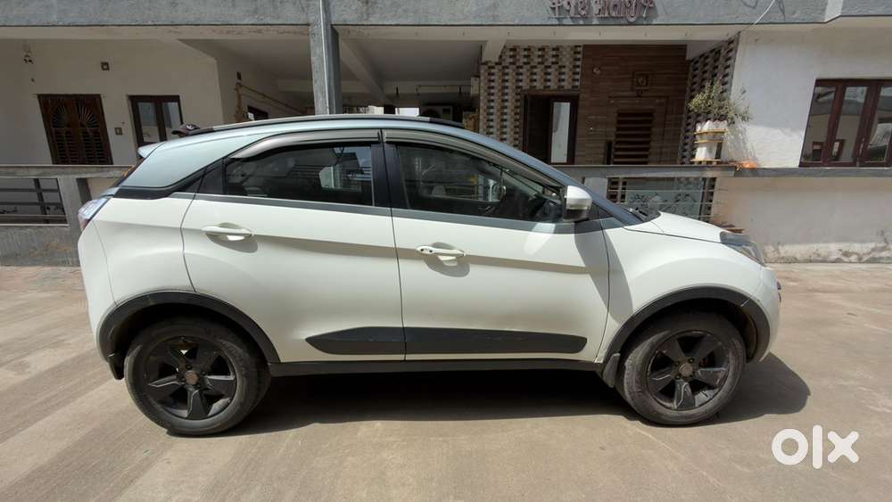 Tata Nexon Petrol 2018