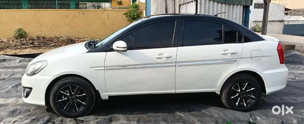 Hyundai Verna 2011 Single Number 9
