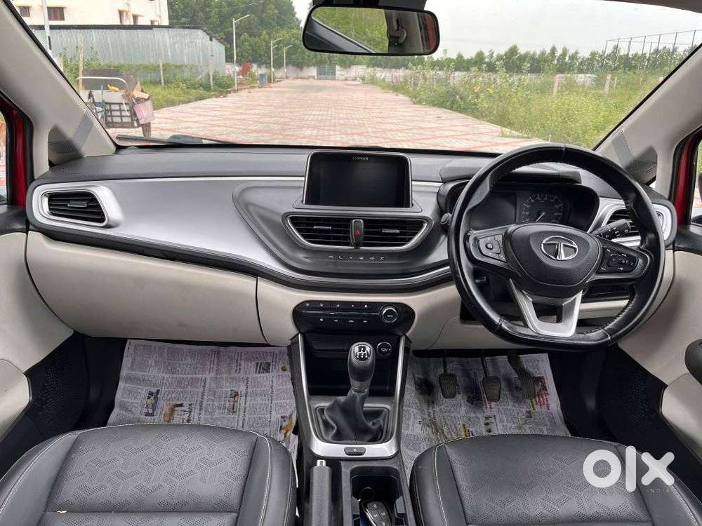 Tata Altroz, 2022, Petrol