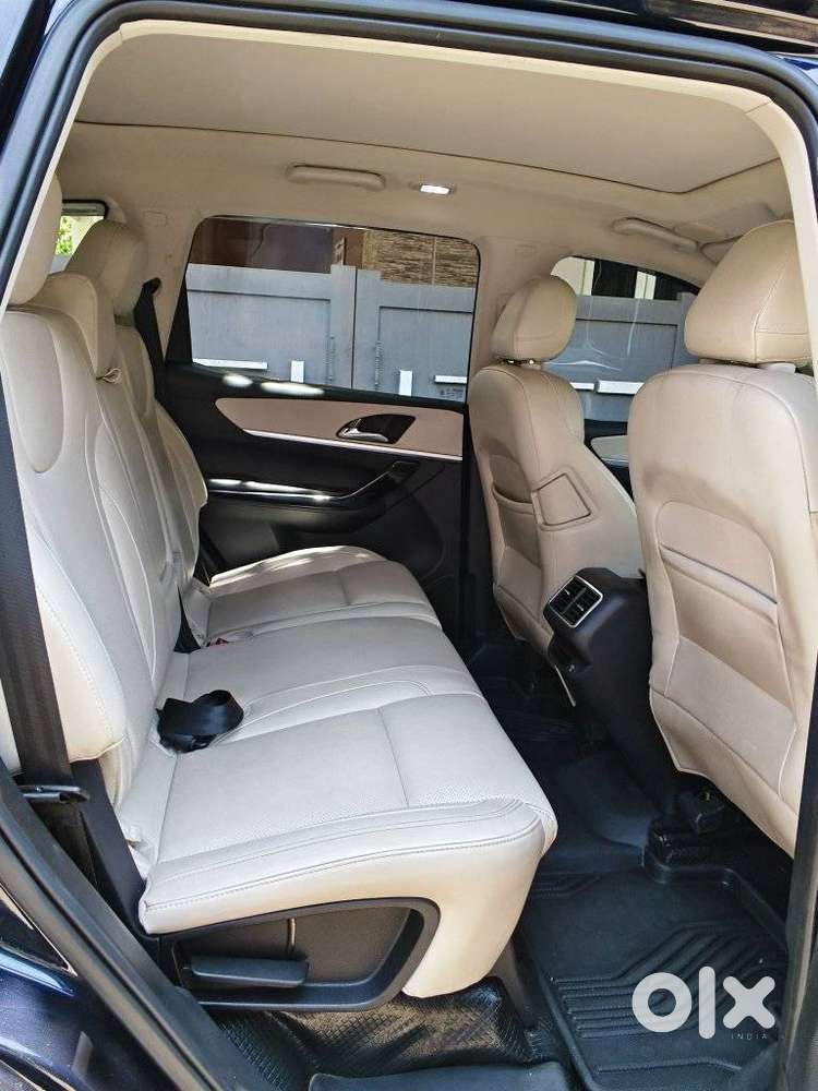 Mahindra Xuv700 Ax7 Luxury Pack Awd, 2022, Petrol