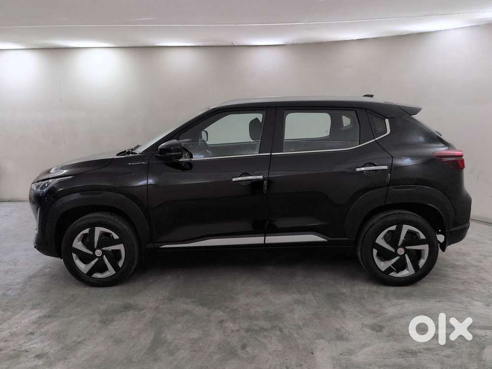 Nissan Magnite 1.0 Xv Premium, 2023, Petrol