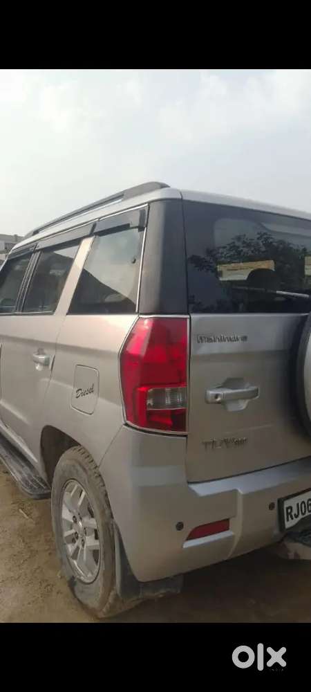 Mahindra Tuv 300 T8
