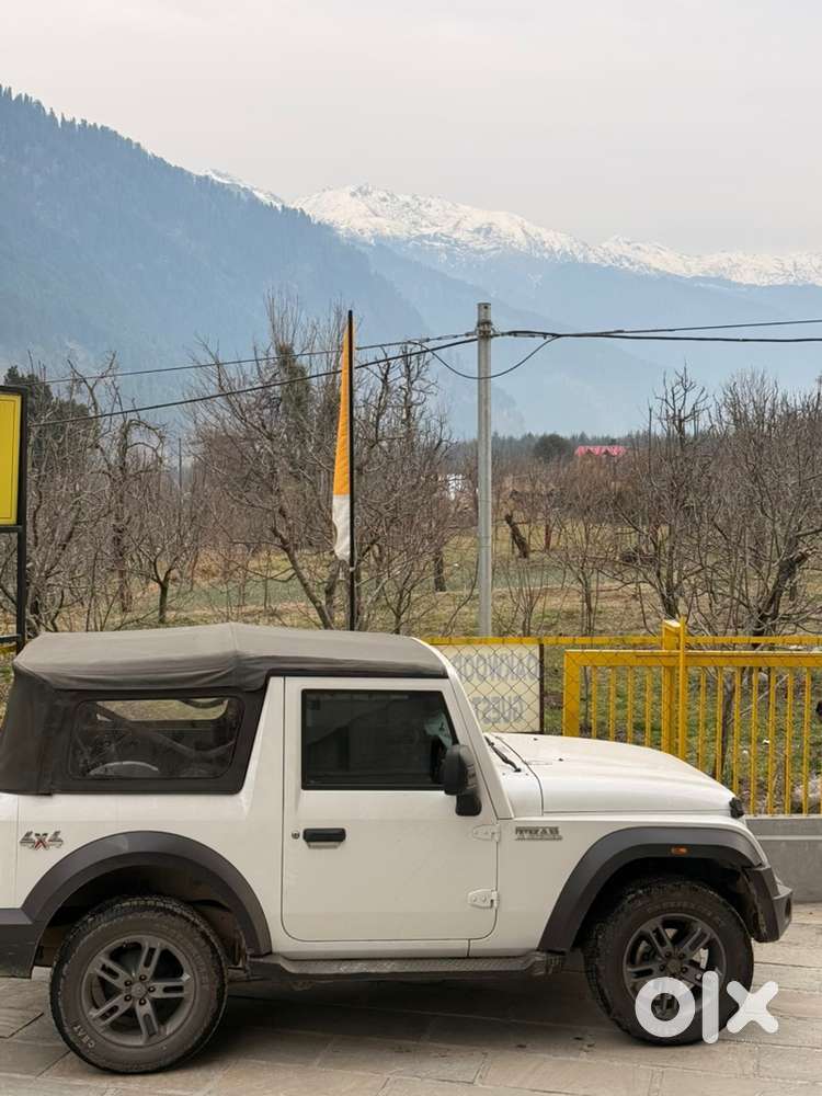 Convertible 4x4 Mahindra Thar 2024