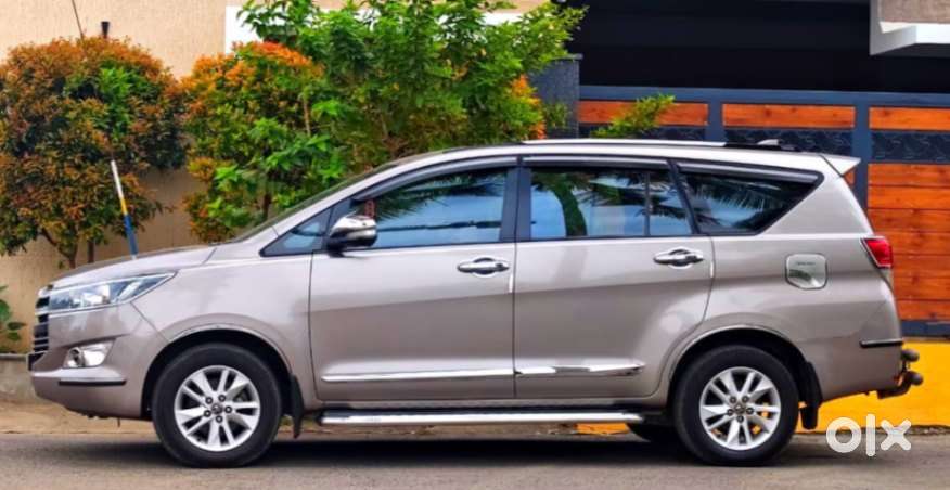 Toyota Innova Crysta G 8 Str, 2016, Diesel
