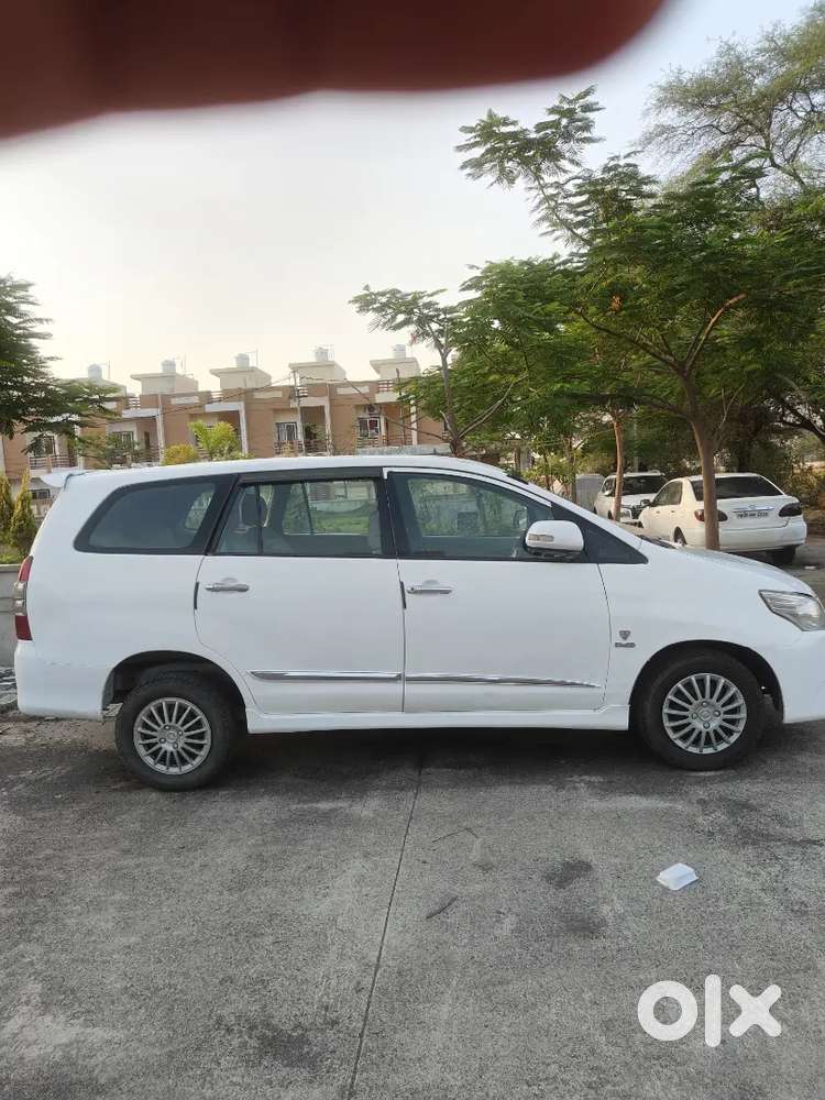 Toyota Innova 07seater 2010 Diesel
