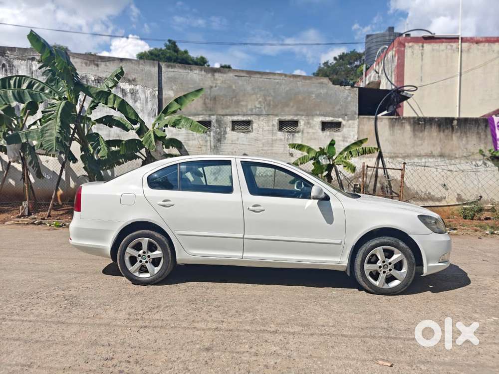 Skoda Laura Elegance 1.9 Tdi Mt, 2012, Diesel
