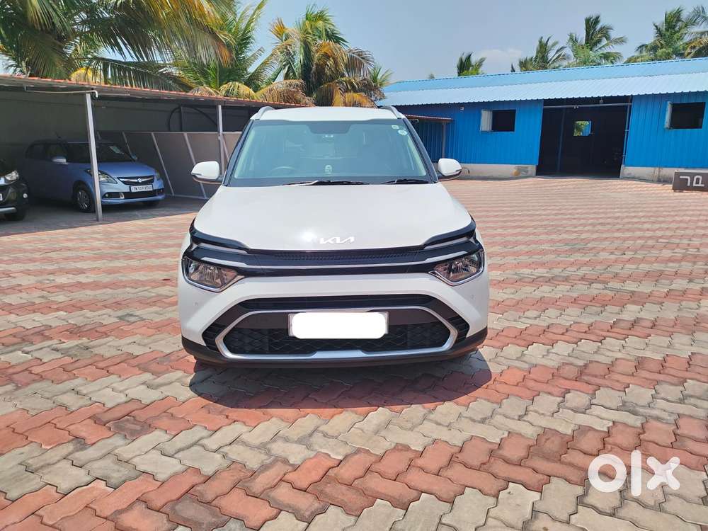 Kia Carens, 2023, Petrol