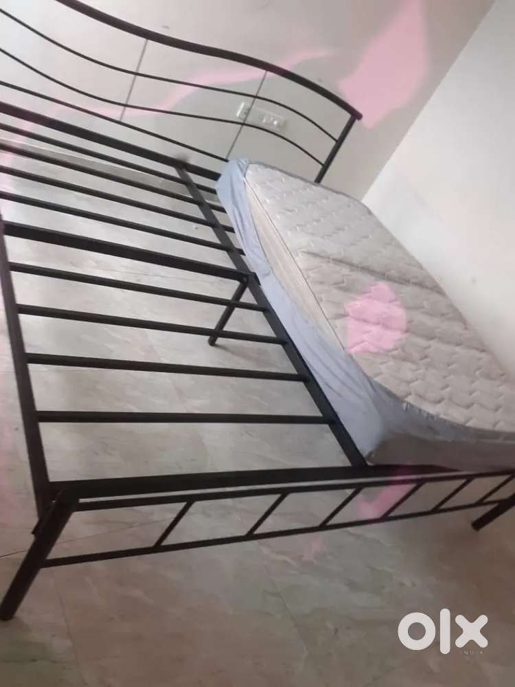 King size bed for sale