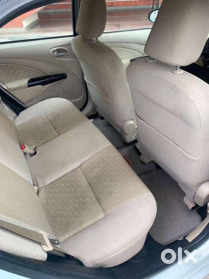 Toyota Etios Liva V Dual Tone, 2019, Petrol