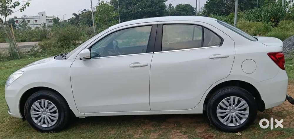 Maruti Suzuki Dzire 2022 Petrol 42150 Km Driven