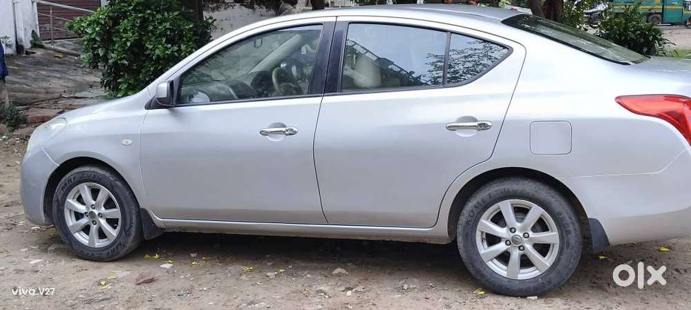 Nissan Sunny Xv Premium Pack (leather), 2015, Cng & Hybrids