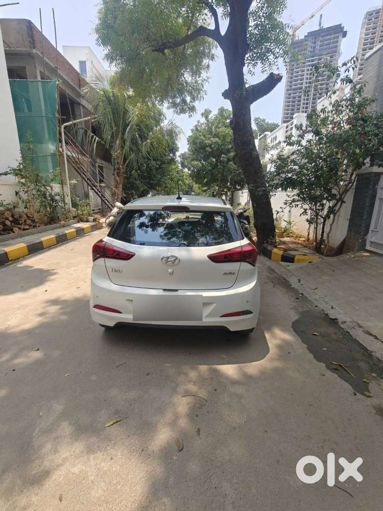 Hyundai I20 White -top End