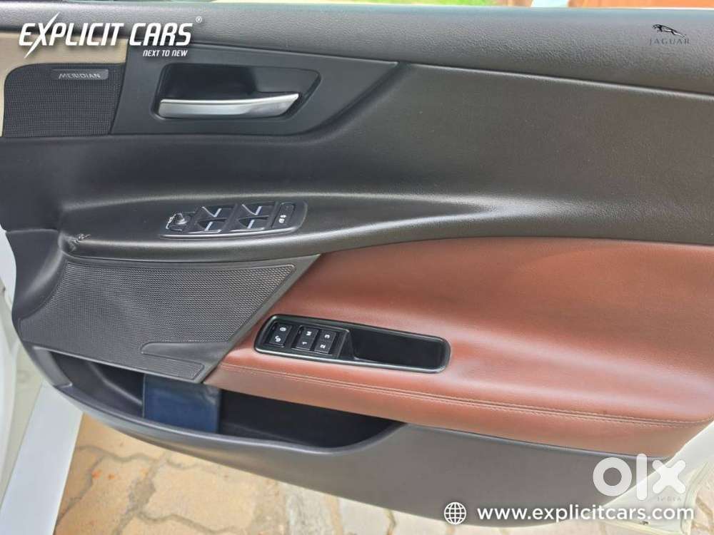 Jaguar Xe Portfolio, 2017, Petrol